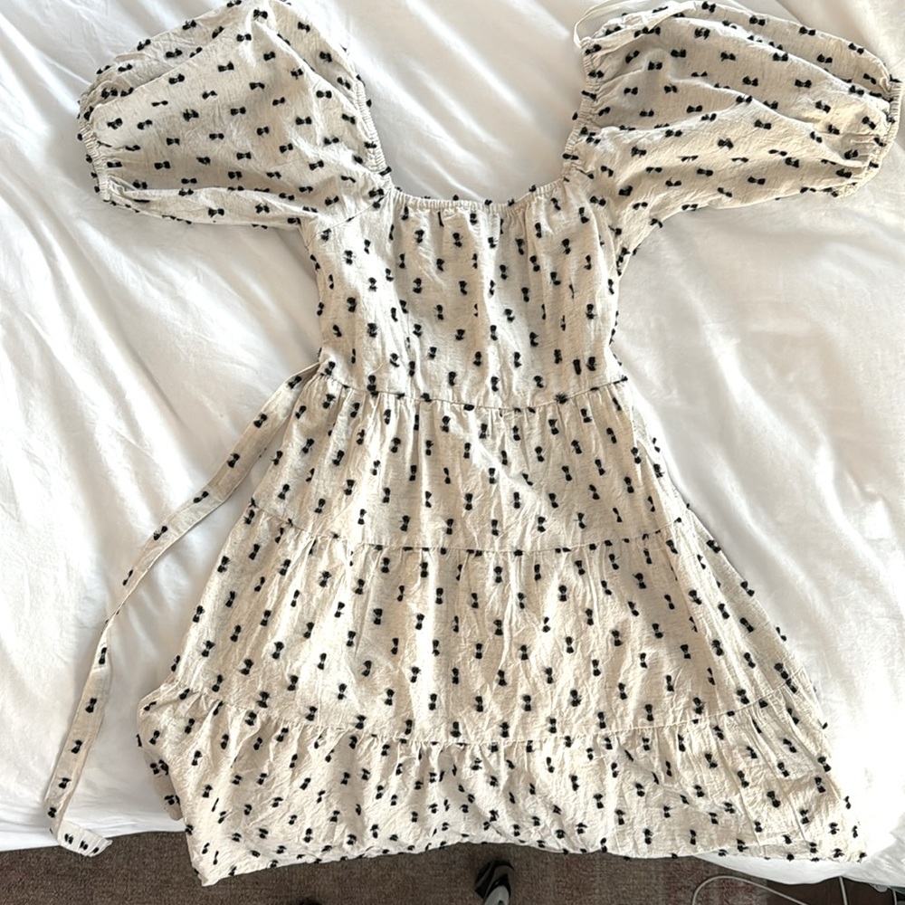 dress, size small, tightened around the waist
